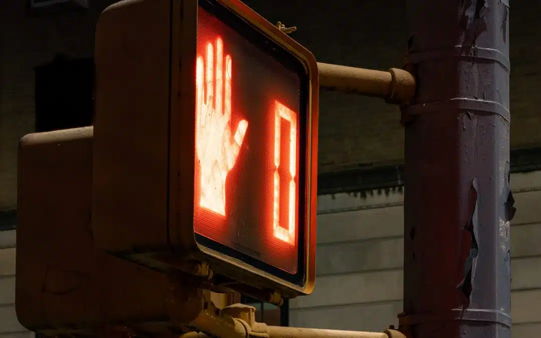 Can a stock price drop to zero? Myth busted!